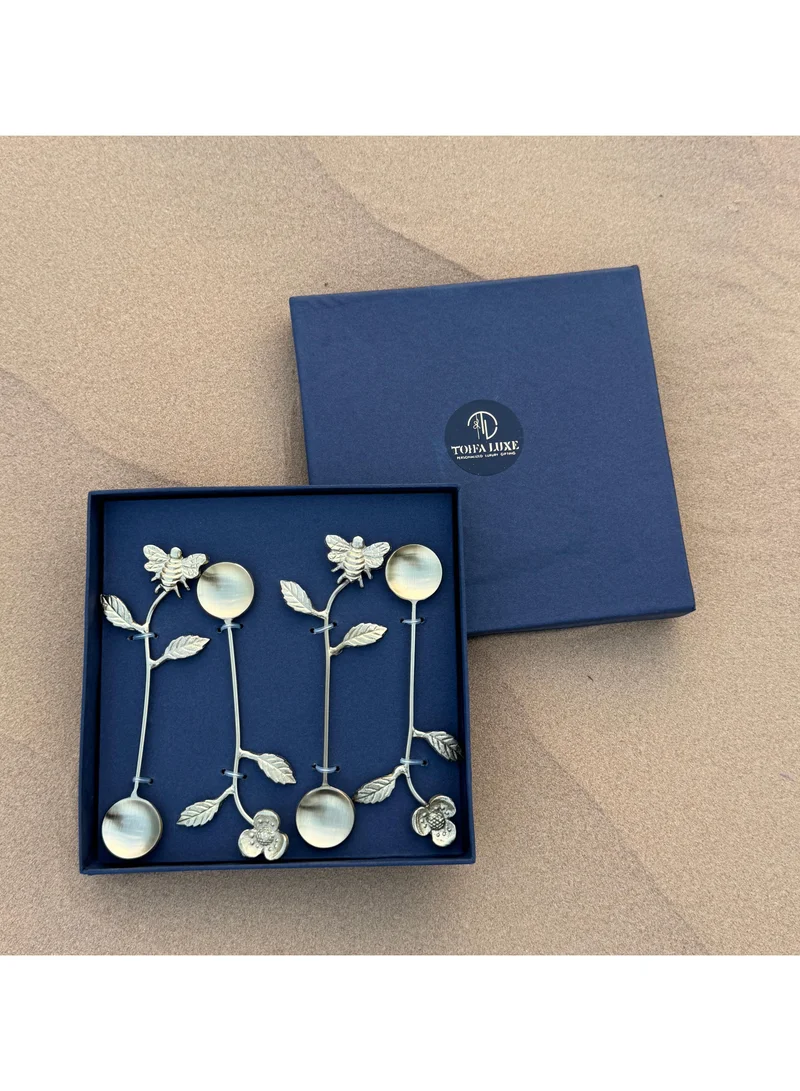 تحفة لوكس مجموعة ملاعق Tohfa Luxe The Golden Meadow مكونة من 4 ملاعق شاي مصنوعة يدويًا من النحاس والفولاذ المقاوم للصدأ بمقاس 15 سم مع تفاصيل زهرية ونحلة وفراشة - مجموعة أدوات مائدة وهدايا أنيقة