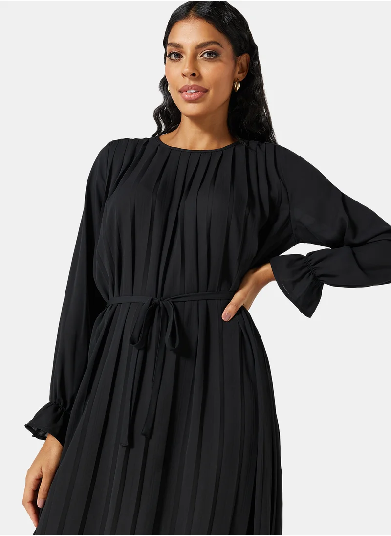 جاكلين دي يونج Pleated Belted Mini Dress