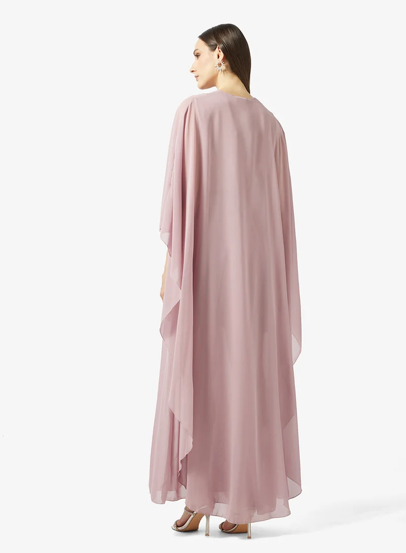 خزانة Dress With Cape Sleeves