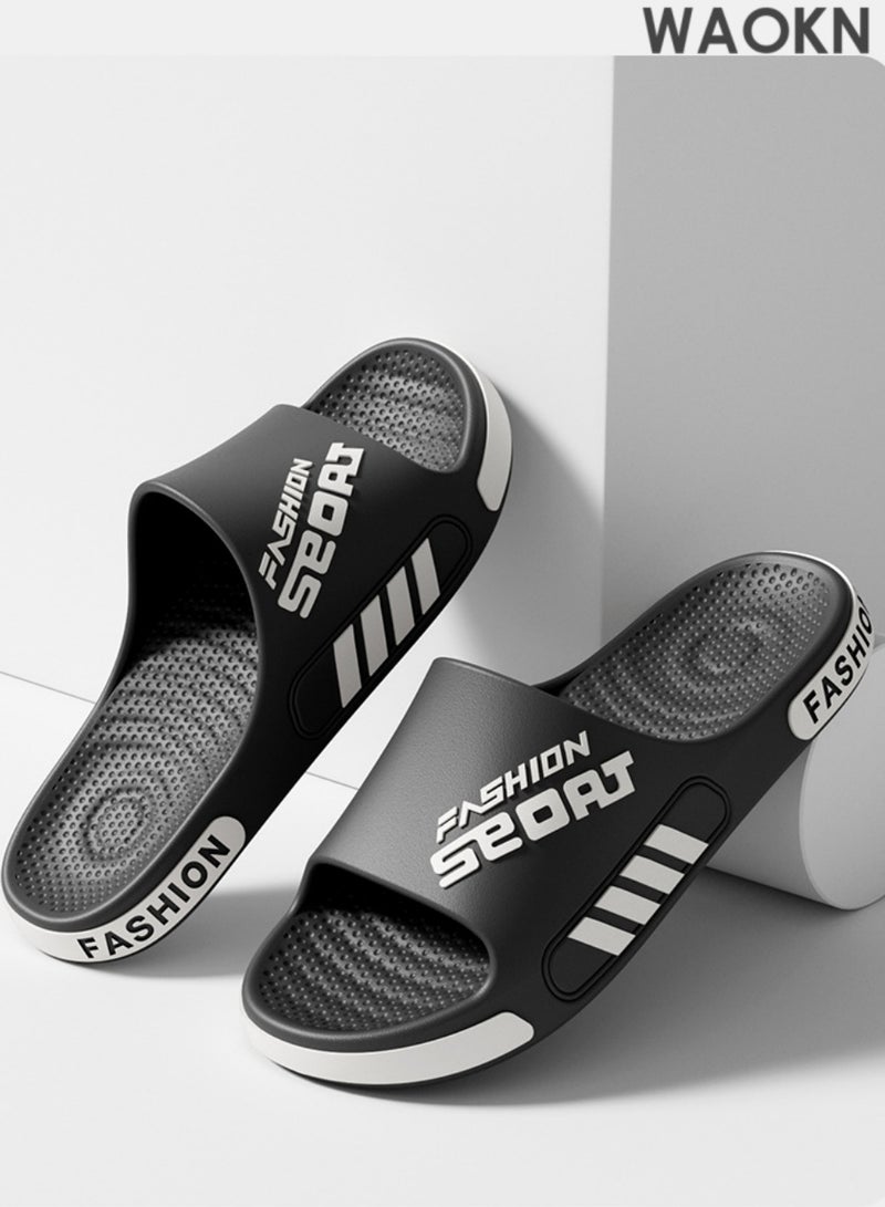 دبليو أيه أو كي أن نعال رجالية سوداء: نعال مسطحة مريحة وخفيفة الوزن للمنزل، للاستحمام، للشاطئ، وللاستخدام اليومي. مقدمة مفتوحة مانعة للانزلاق، ونعل مطاطي ناعم يضمنان السلامة والراحة. تصميم كلاسيكي سهل الارتداء، يناسب الاستخدام الداخلي والخارجي، وحتى في الحمامات - متعدد الاستخدامات لجميع احتياجات الارتداء اليومية، يجمع بين الراحة والعملية. - Image 1