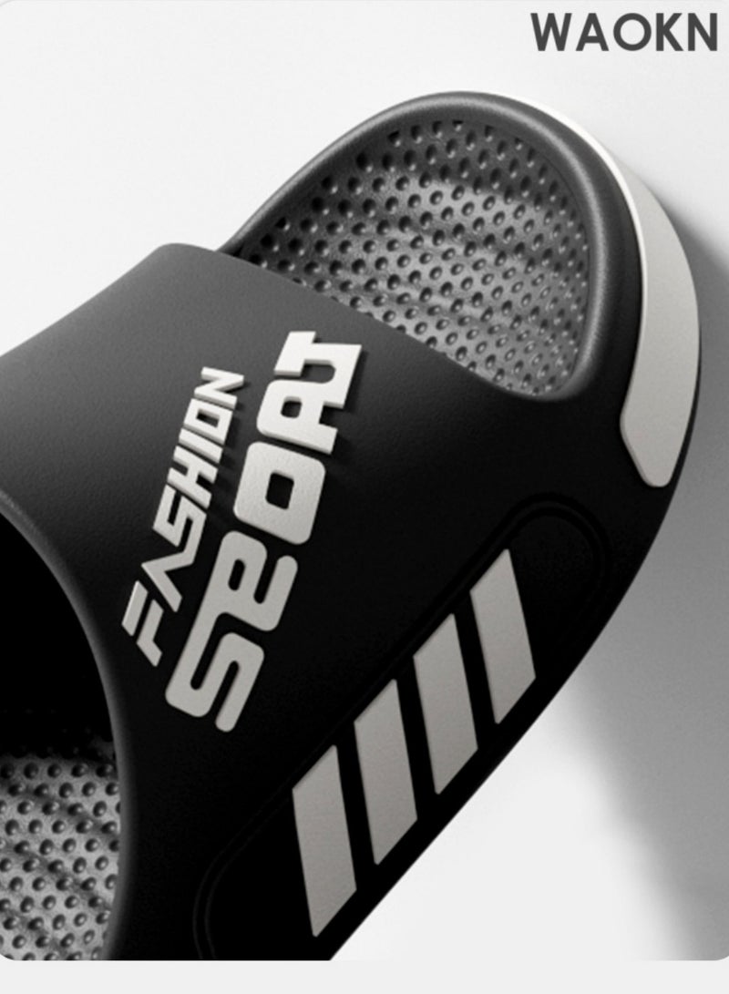 دبليو أيه أو كي أن نعال رجالية سوداء: نعال مسطحة مريحة وخفيفة الوزن للمنزل، للاستحمام، للشاطئ، وللاستخدام اليومي. مقدمة مفتوحة مانعة للانزلاق، ونعل مطاطي ناعم يضمنان السلامة والراحة. تصميم كلاسيكي سهل الارتداء، يناسب الاستخدام الداخلي والخارجي، وحتى في الحمامات - متعدد الاستخدامات لجميع احتياجات الارتداء اليومية، يجمع بين الراحة والعملية. - Image 4