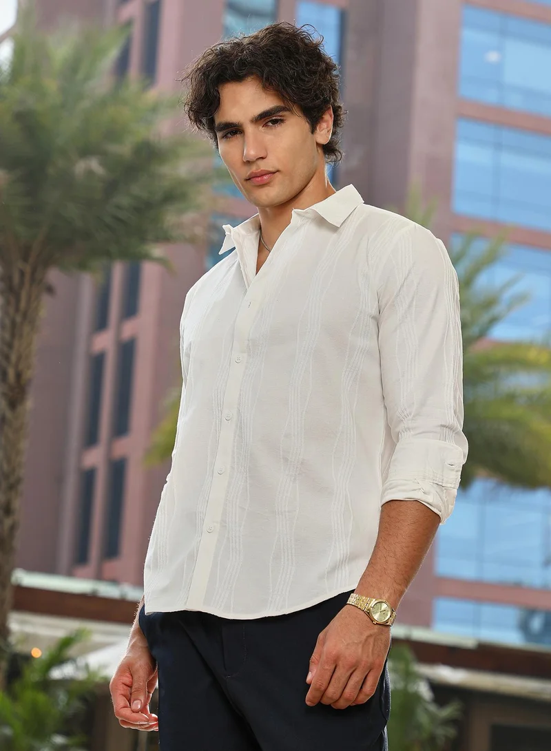 Campus Sutra Men's Daisy White Swirl-Tactile Shirt