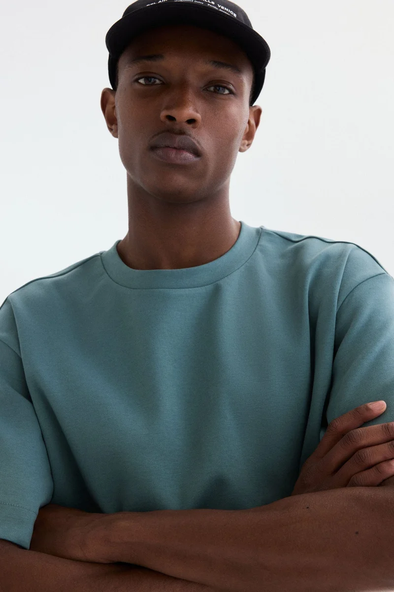 اتش اند ام تي-شيرت بقصة واسعة