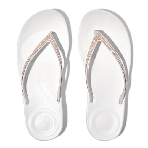 FitFlop صنادل فيت فلوب النسائية iQushion Sparkle المريحة للمشي، خفيفة الوزن ومقاومة للماء، صنادل ثونغ مبطنة للنساء، قاعدة غير قابلة للانزلاق ودعم للقوس، صنادل شاطئية مطاطية، أبيض حضري، 10 أمريكي - Image 2