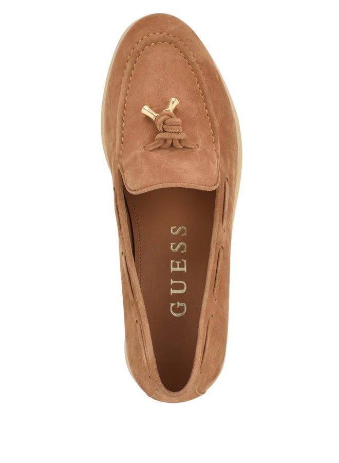 GUESS Women's Aryana Loafer, Medium Natural Suede 101, 37 EU - Image 5