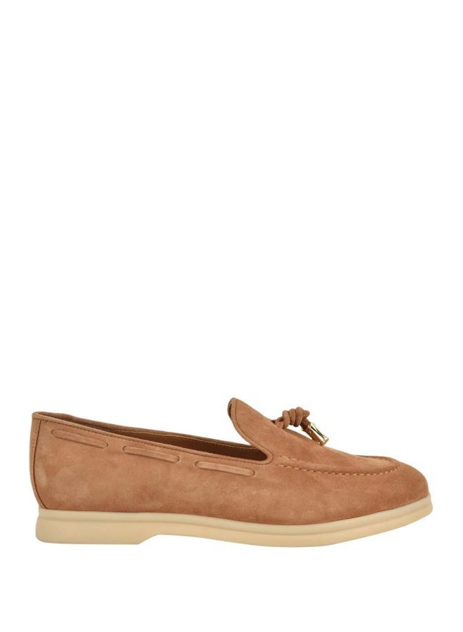 GUESS Women's Aryana Loafer, Medium Natural Suede 101, 37 EU - Image 3