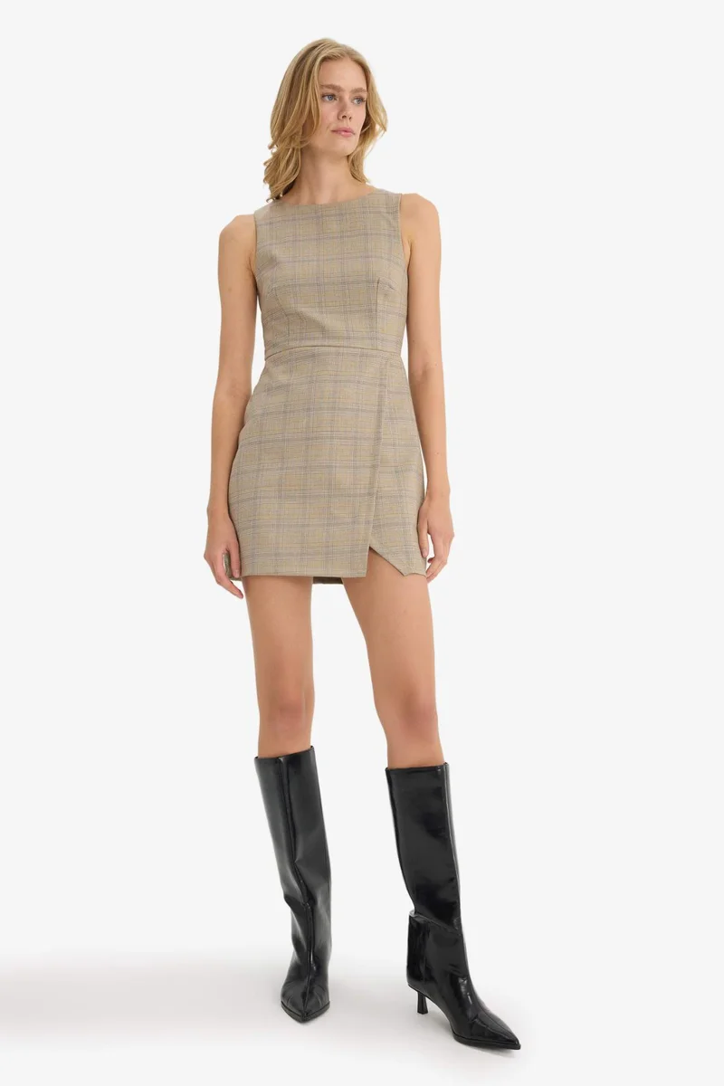 ديفاكتو Bodycon Crew Neck Plaid Mini Dress