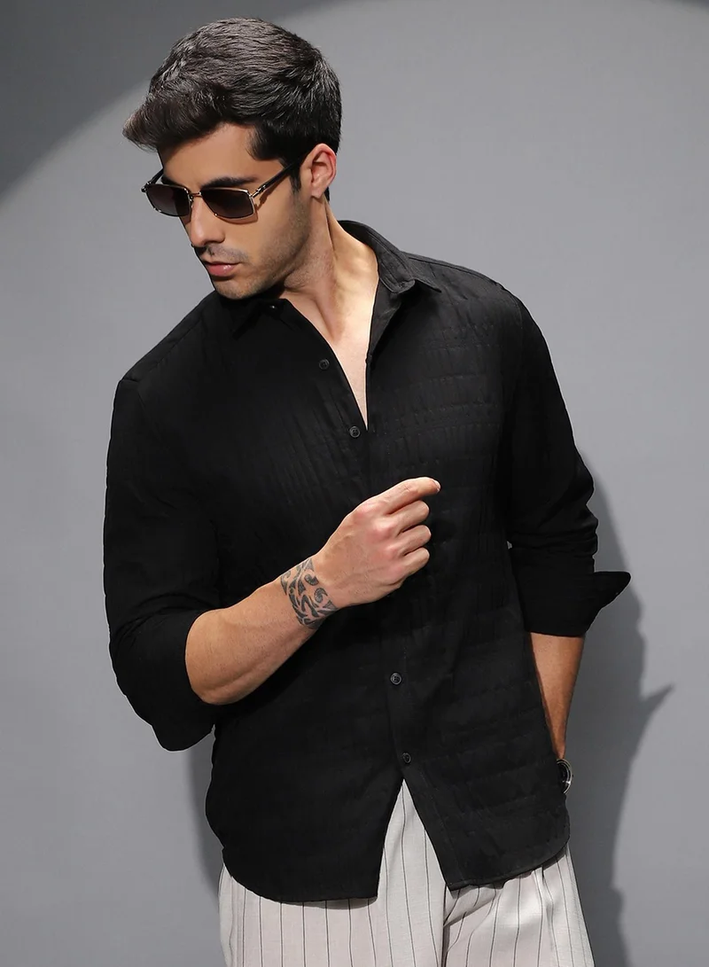 كامبوس سوترا Campus Sutra Men's Navy Blue Tactile Regular Shirt For Casual Wear | Spread Collar | Long Cuffed Sleeves | Button Closure | Shirt Shirt Crafted With Comfort Fit For Everyday Wear