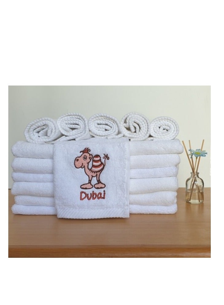 بروماس منشفة الوجه لطيف الجمل الوردي دبي. الحجم: 30 × 30 سم - Image 1