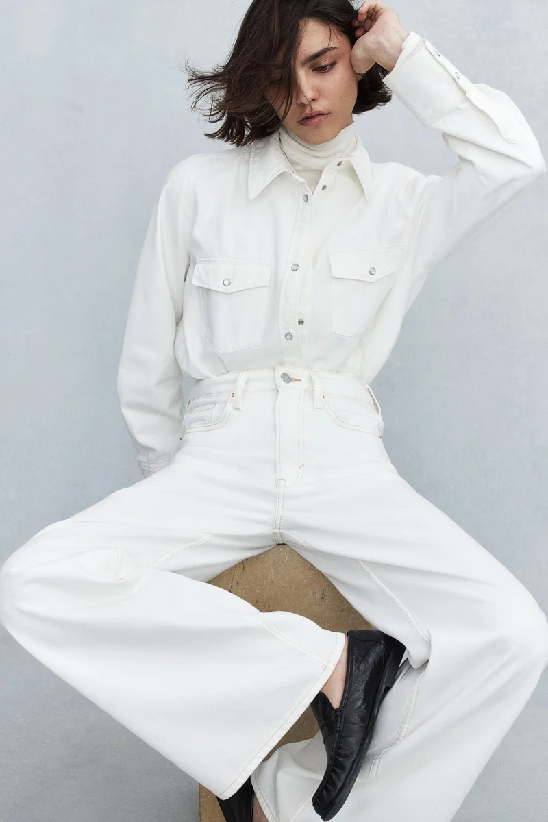 اتش اند ام جينز بخصر عالي وعريض من خامة خفيفة