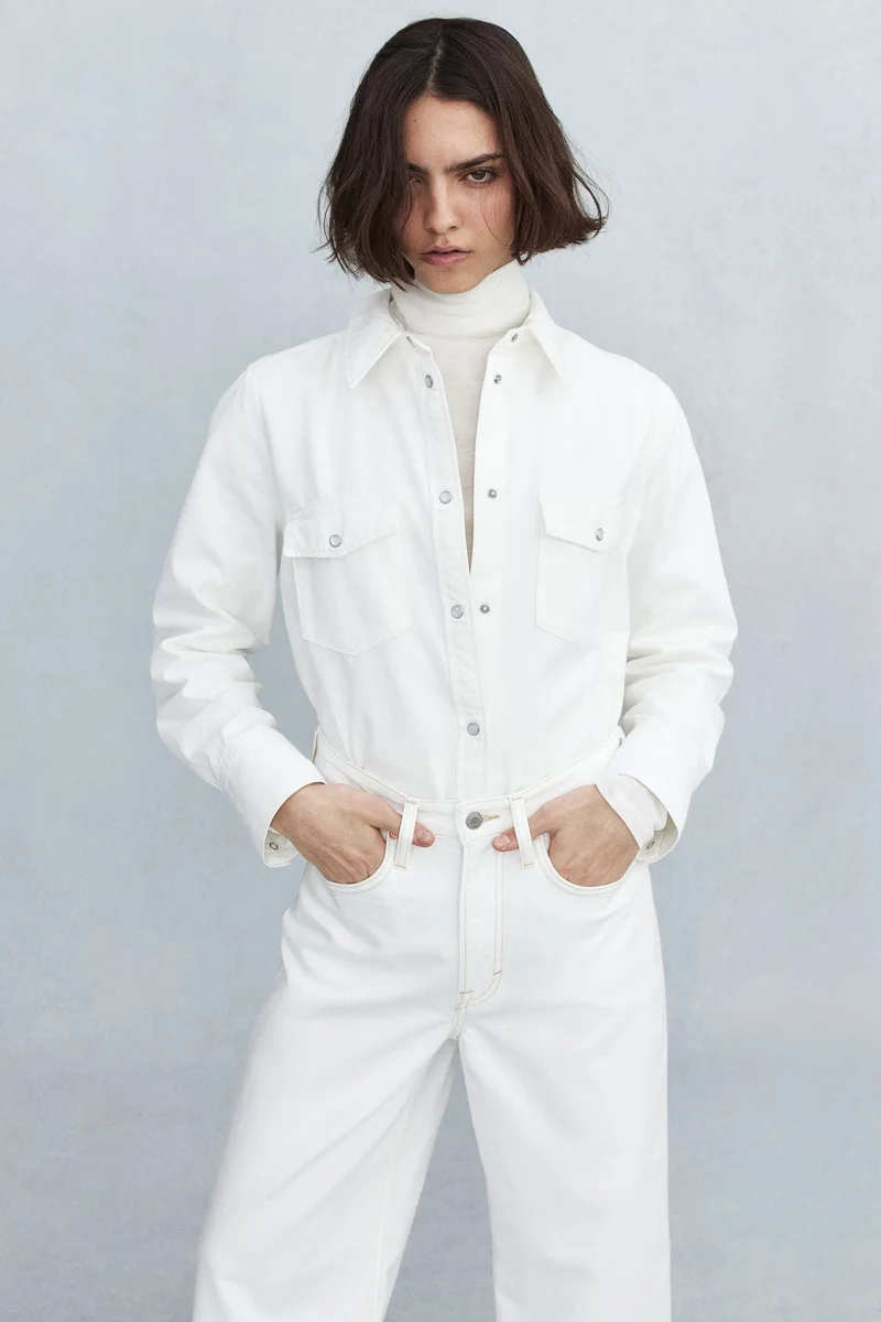 اتش اند ام جينز بخصر عالي وعريض من خامة خفيفة