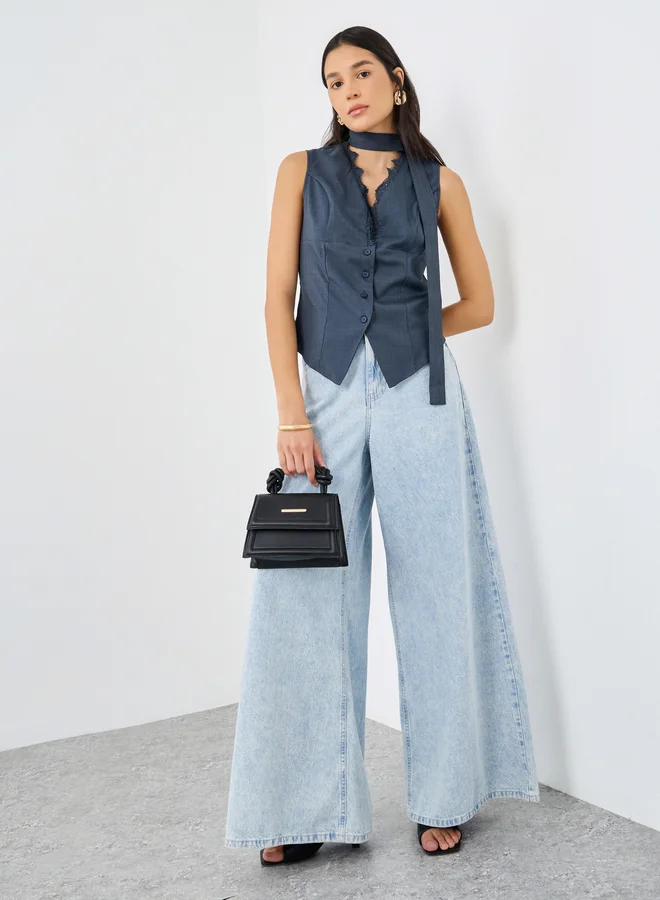 Styli Styli Lace Detail Buttoned Sleeveless Waistcoat