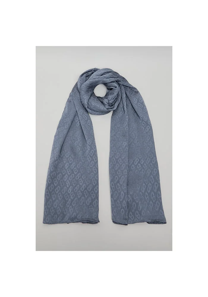 Self Patterned Scarf