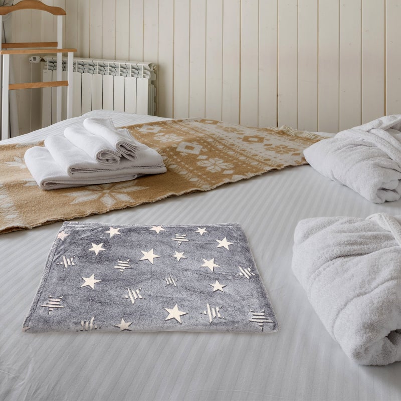 Fluorescent Star Blanket Comfortable Throw Blanket For Home Use 150X200CM Glow in The Dark 1Set - Image 4