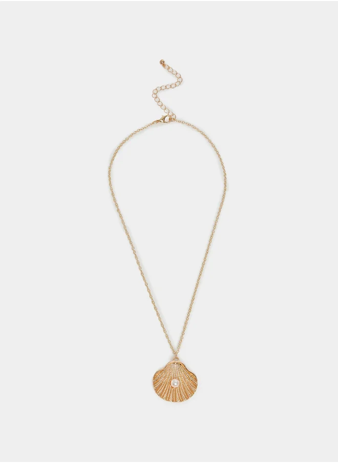 Styli Faux Pearl Detail Shell Pendant Necklace