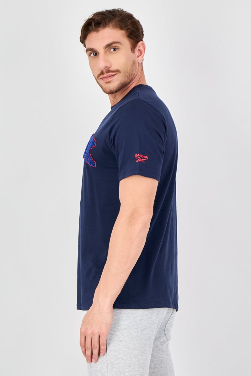 Reebok تي شيرت رياضي للرجال بأكمام قصيرة مناسب للخارج، أزرق داكن - Image 4