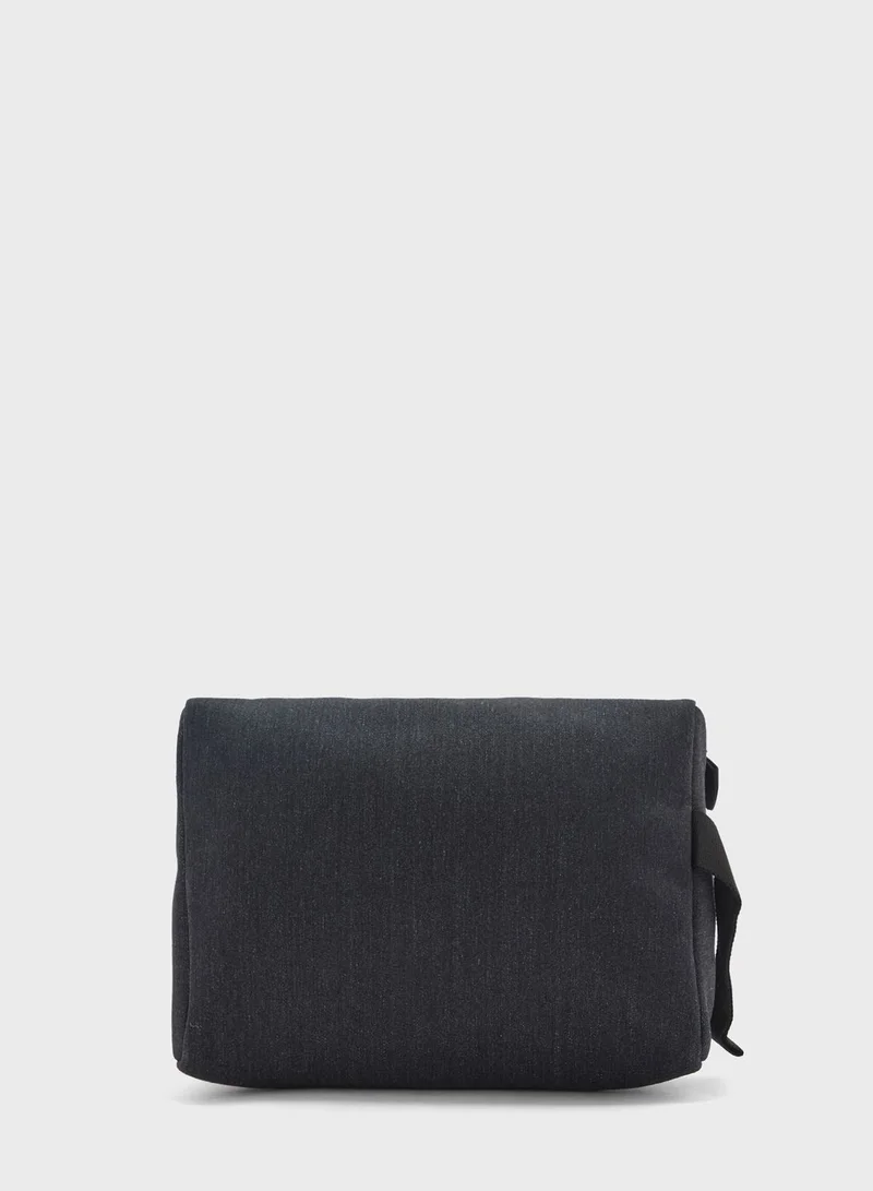 Seventy Five Men's Travels Wash Bag