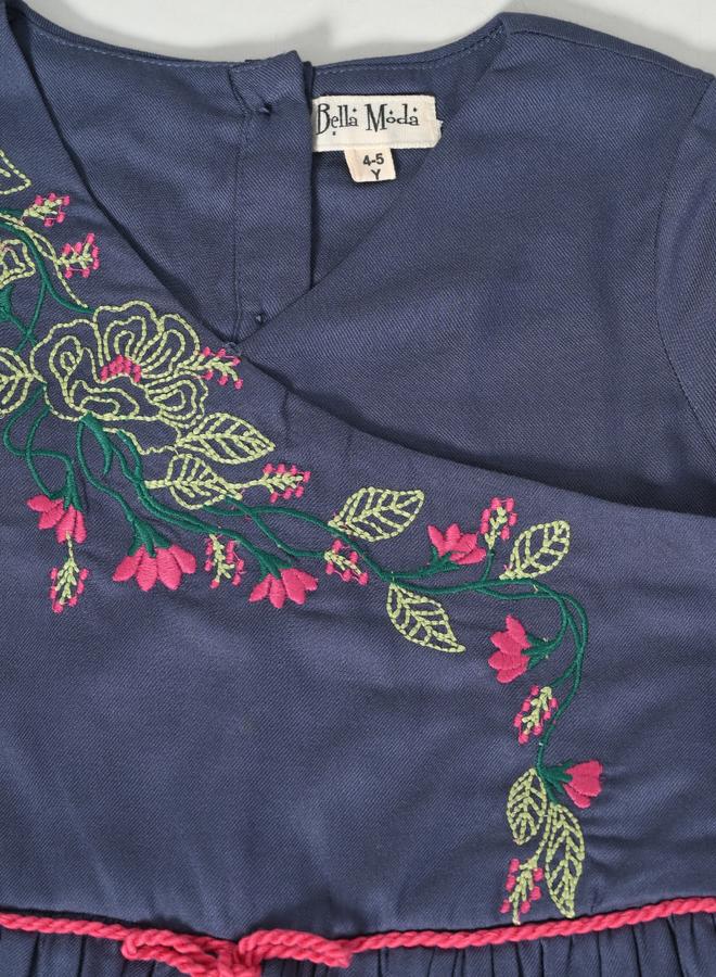 بيلا مودا فستان جينز مطرز - Image 4