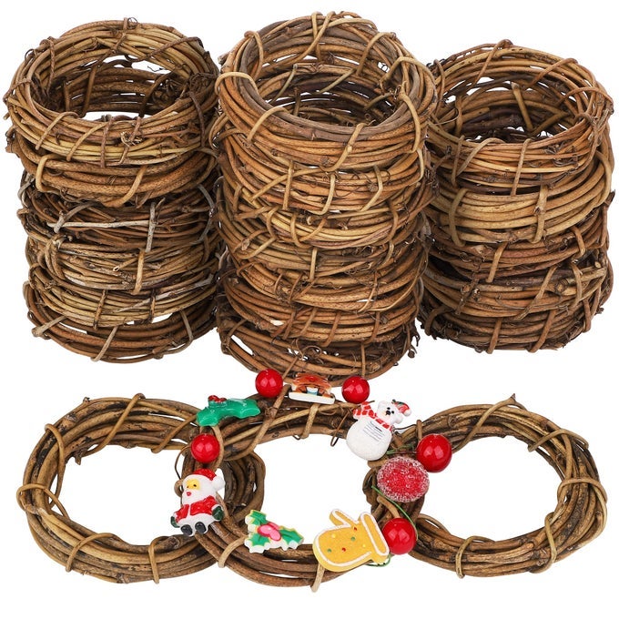 24 PIECES GRAPEVINE WREATHS VINE BRANCH WREATH NATURAL 3 INCH CHRISTMAS RATTAN WREATH GARLAND DECORATION FOR CHRISTMAS HOLIDAY CRAFT OR WEDDING SUPPLIES