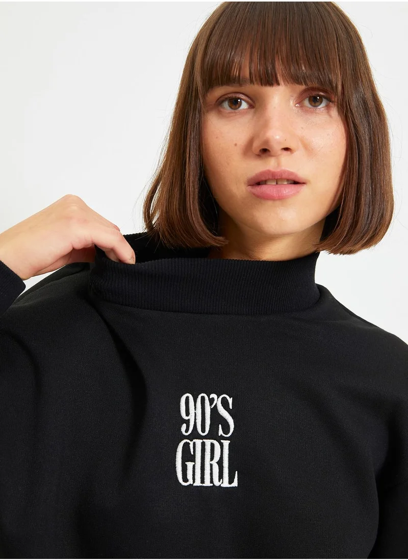 trendyol Embroidered High Neck Sweatshirt