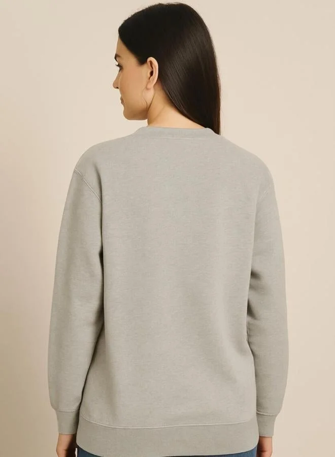 بوز سويت شيرت بقصة عادية وطبعة كتابة