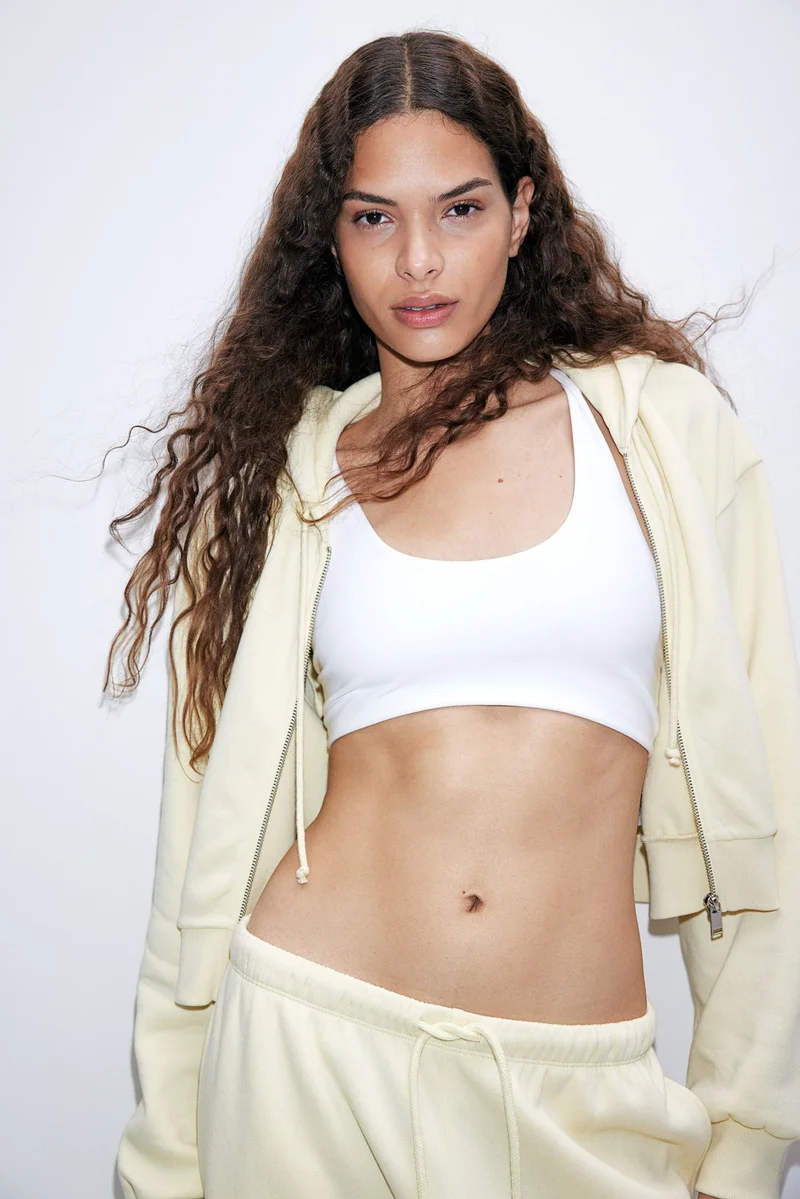 اتش اند ام هودي قصير بسحاب