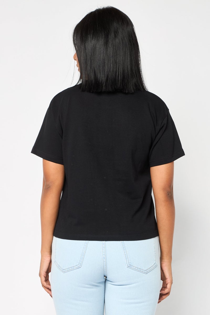 AC/DC تي شيرت قصير الأكمام بطباعة جرافيك للنساء بياقة دائرية، أسود - Image 4