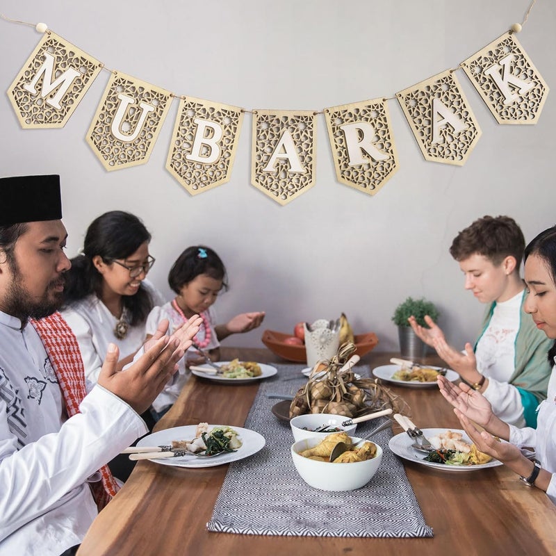Curious Button لافتة رمضان مبارك من كيريوس باتون لتزيين المنزل 2024 علامة عيد بيضاء خشبية زينة رمضان كريم إكليل خشبي ديكور إسلامي مسلم مسجد باب مدفأة زينة معلقة هدايا رمضان (لافتة مبارك فقط) - Image 5