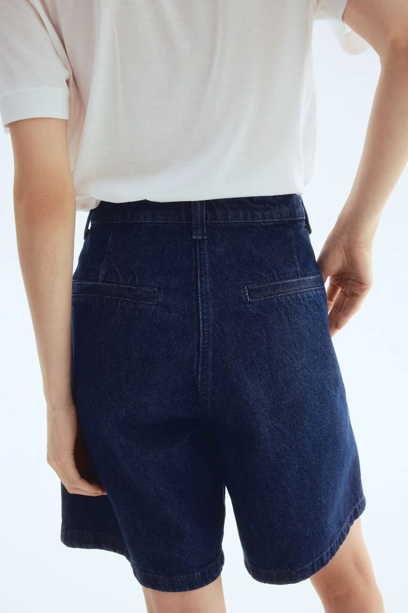 اتش اند ام شورت دنيم مزين بطيات