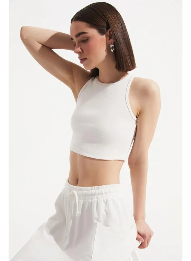 JUNE June Women Fitted Halter Neck Crop Camisole Blouse White