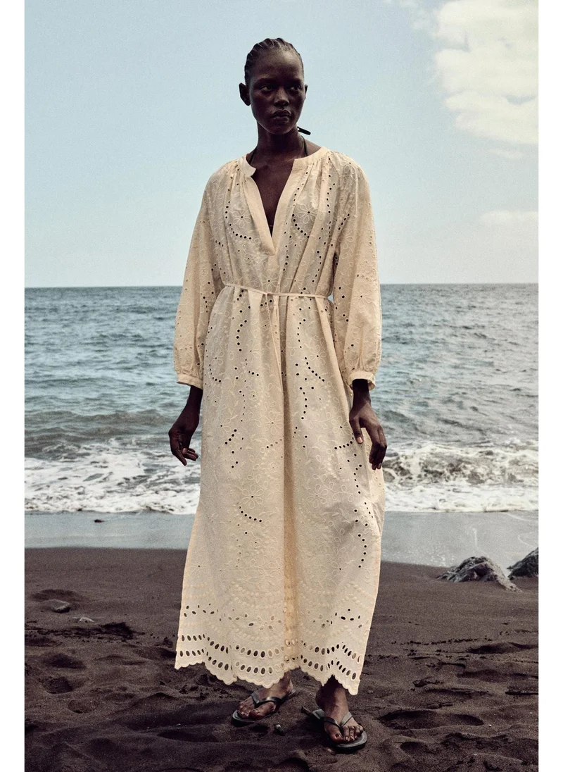 اتش اند ام Broderie anglaise tie-belt dress