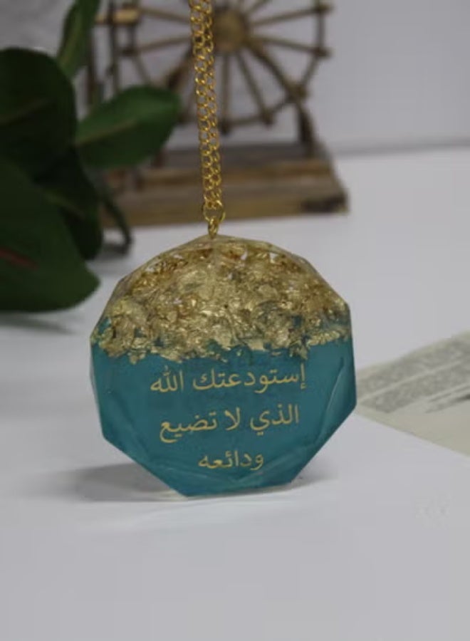 One-sided car pendant with an elegant phrase made of luxurious resin embroidered with gold leaf, 6.5*6.5 cm - Image 1