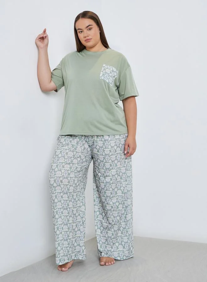 Styli Styli Plus Damask Pocket Print T-Shirt and Pyjama Set