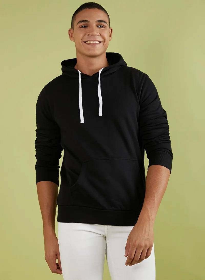 Campus Sutra Men's Black Pullover Hoodie With Contrast Drawstring