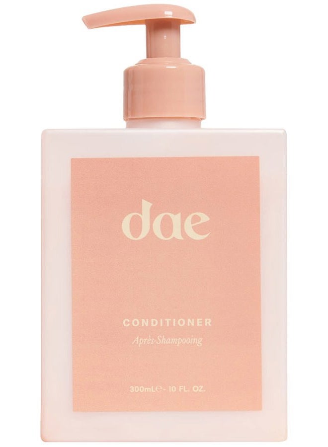DAE Signature Conditioner - Hydrates & Protects Hair, Calms Frizzy Hair & Locks in Moisture (10 oz) - Image 1
