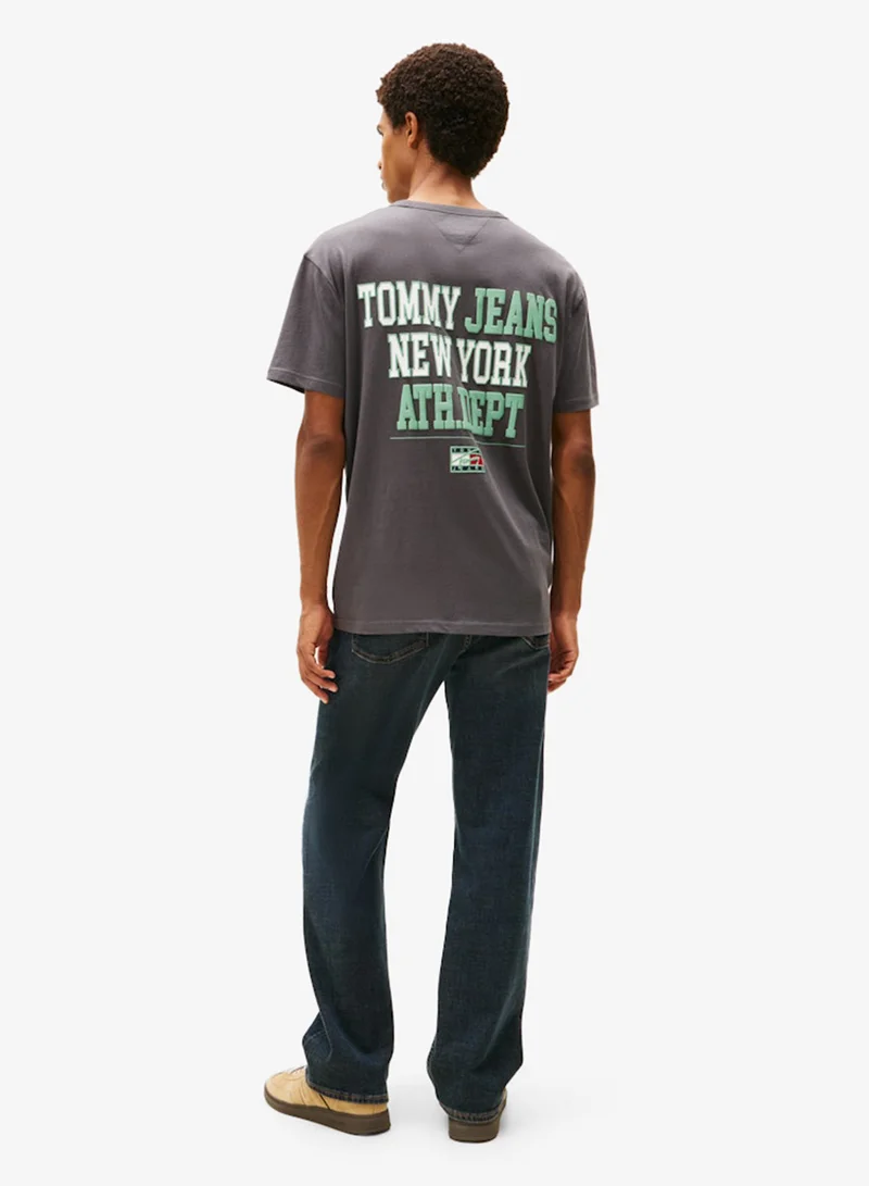 تومي جينز تي شيرت مطبوع بقصة عادية