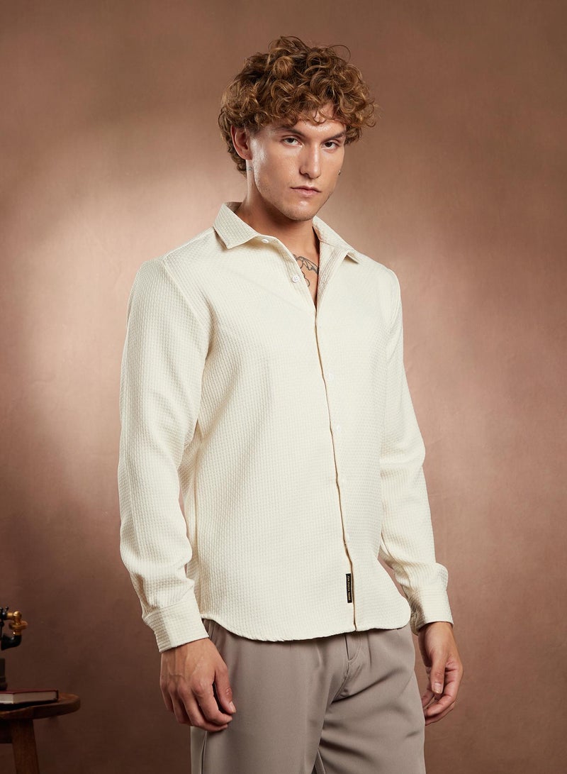 Campus Sutra Campus Sutra Men's Off-White Interweave-Tactile Shirt For Casual Wear | Spread Collar | Long Cuffed Sleeves | Button Closure | Shirt Crafted With Comfort Fit For Everyday Wear  - Image 3