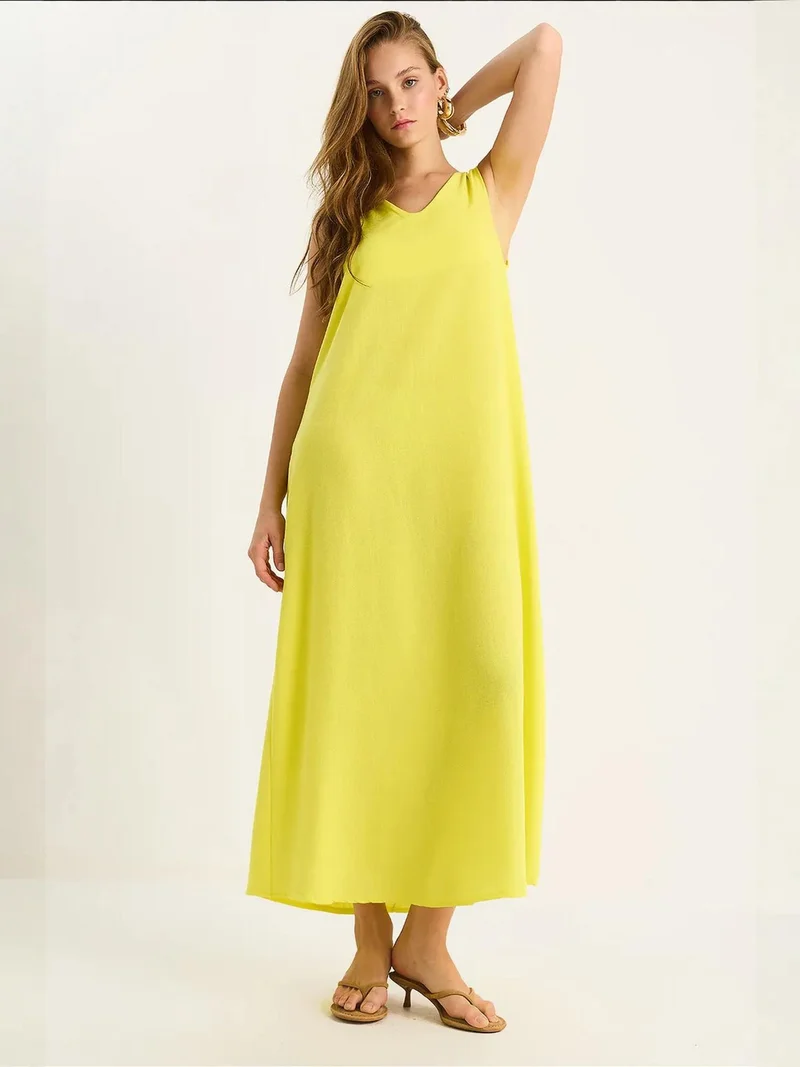 Bianco Lucci LUCCI V-Neck Maxi Dress