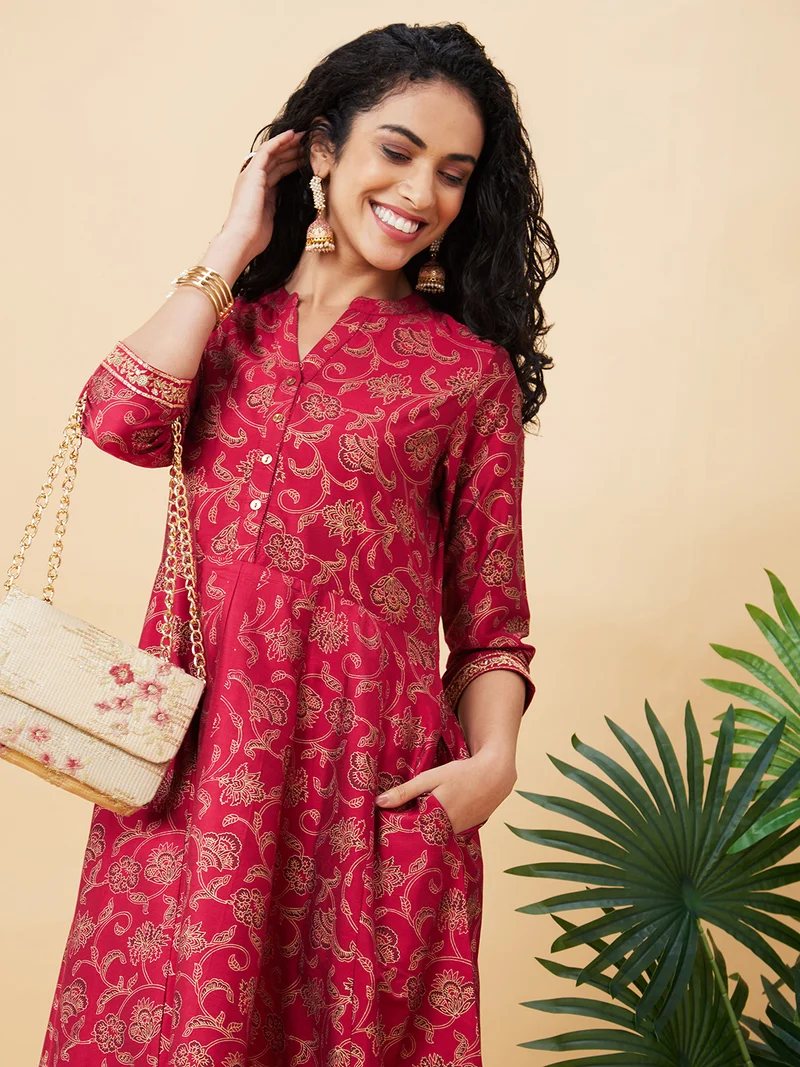 جلو باص Women Red Floral Printed Mandarin Collar A-Line Kurta