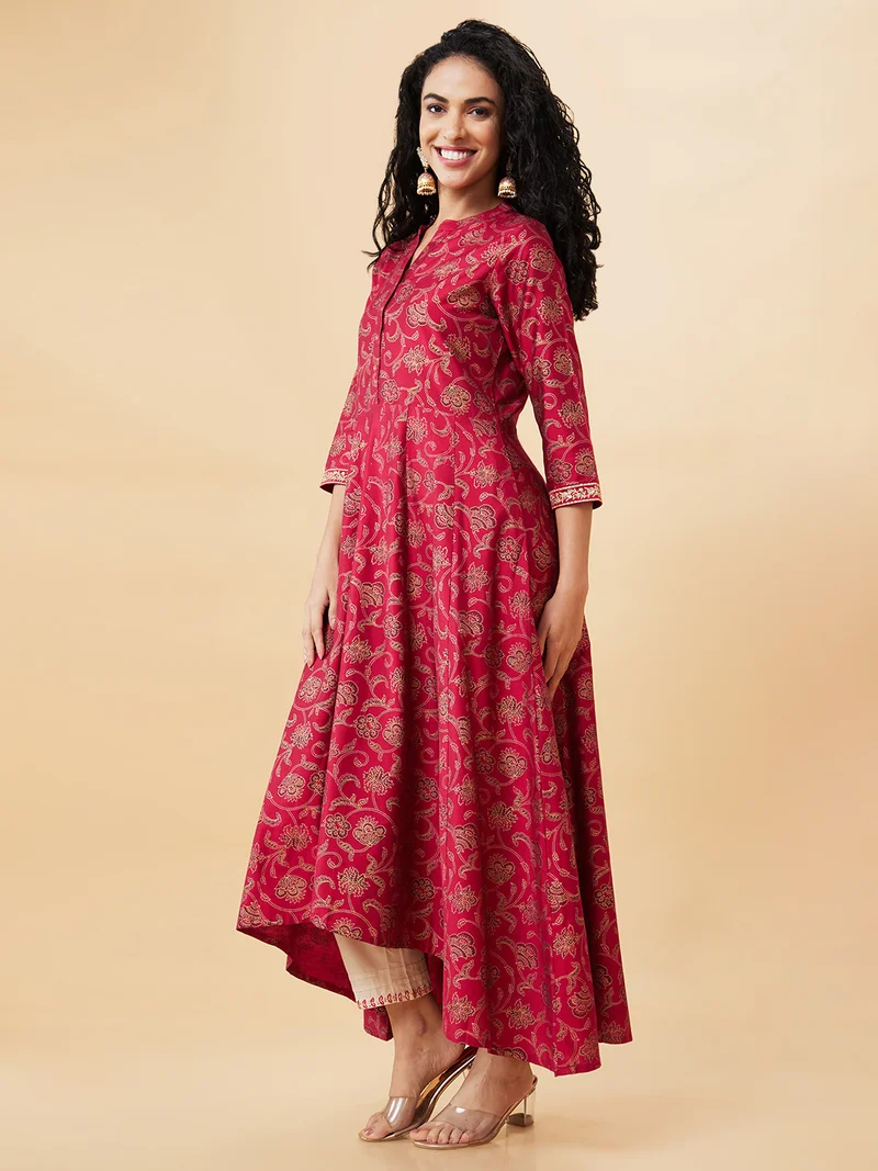 جلو باص Women Red Floral Printed Mandarin Collar A-Line Kurta