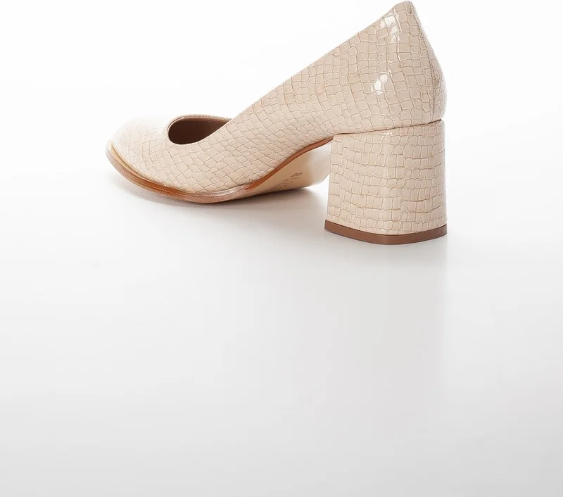 Dilimler Ayakkabı Slices Shoes Large Size Crocodile Patent Leather Beige Women's Heeled Shoes