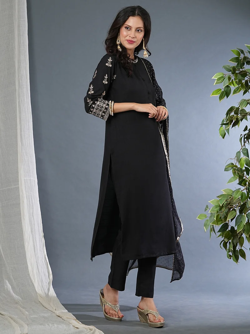 globus Women Floral Embroidered Straight Kurta & Trousers With Dupatta