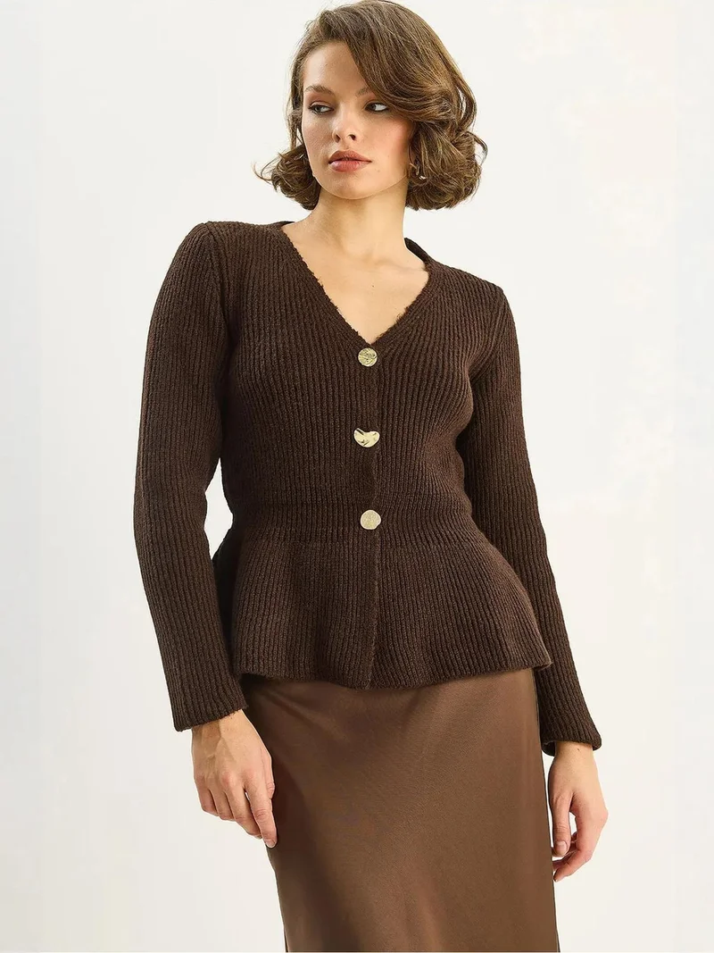 بيانكو لوتشي كارديجان بأزرار وياقة على شكل حرف  وأكمام طويلة مضلع من لوكسي