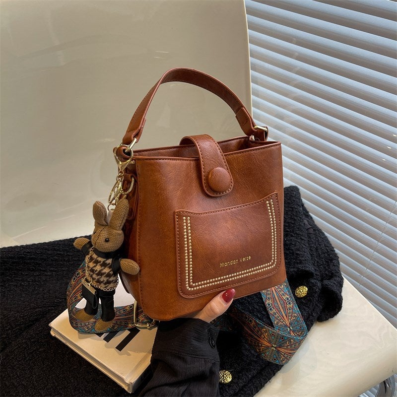 Niche Design Fashion Retro All-Match Commuter Shoulder Crossbody Bag Women'S High-End Texture Bucket Bag - Image 1