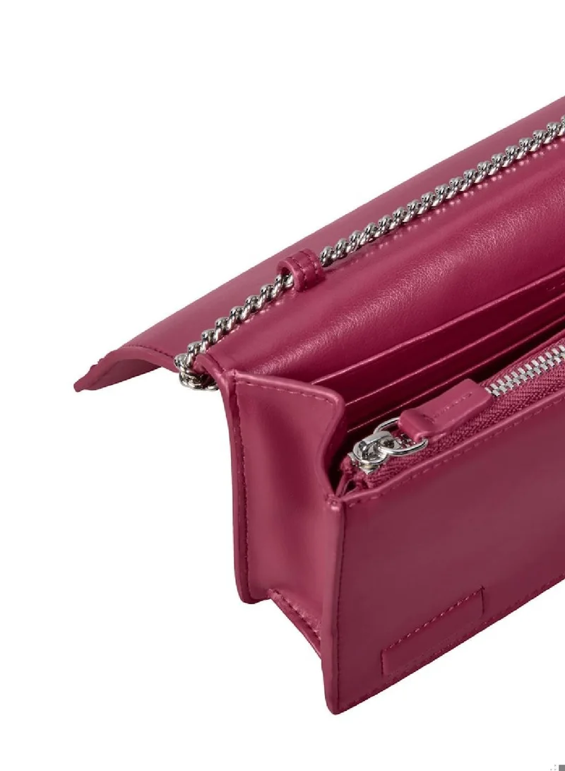 كالفن كلاين محفظة بشعار