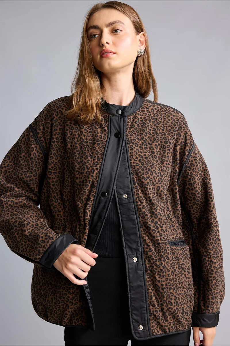Relaxed Fit Crew Neck Snap-Button Jacket