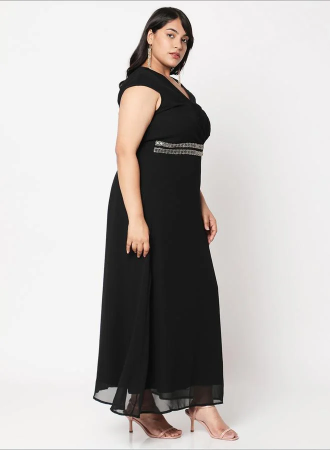 ميش Solid V-Neck Maxi Dress with Embroidered Waist Detail by Styli