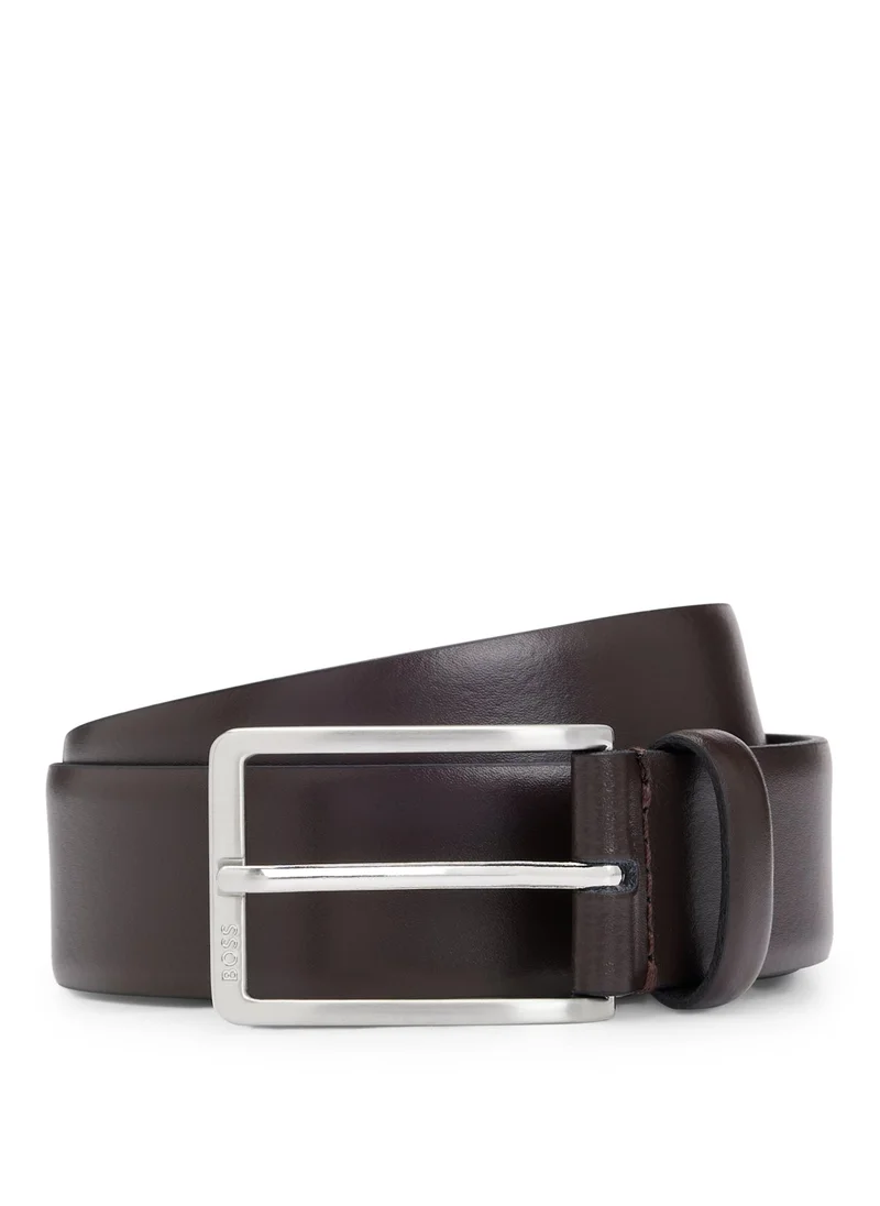 بوس Italian-made leather belt with engraved-logo buckle