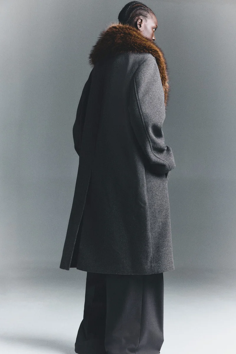 اتش اند ام معطف بصفين من الأزرار