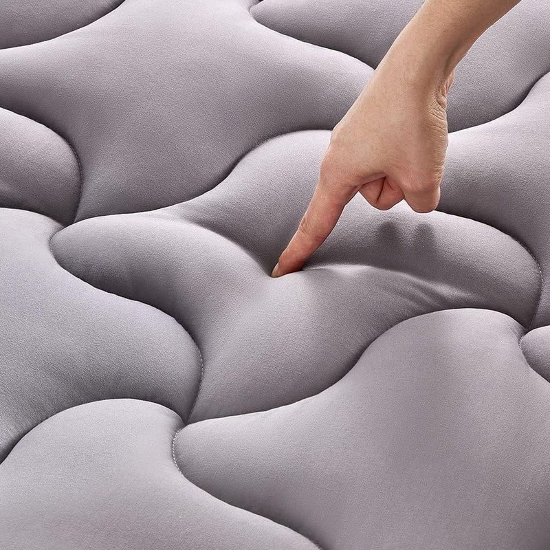 SLEEP ZONE غطاء مرتبة تبريد من مقاس كامل، غطاء مرتبة مبطن ومجهز، قابل للغسل في الغسالة، بديل ناعم ورقيق للريش، جيب عميق 8~21 بوصة (رمادي، كامل) - Image 1